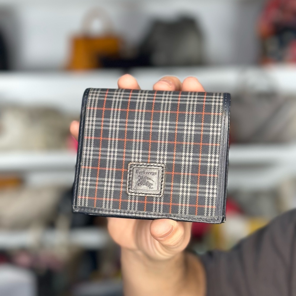 BURBERRY NAVY COMPACT WALLET